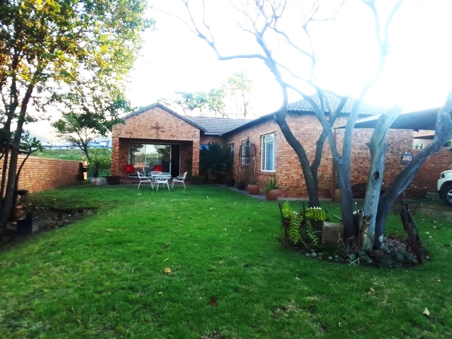 3 Bedroom Property for Sale in Azalea Park North West